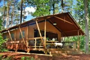 Glamping tent huren in het bos bij Outdoors Holten in Twente / Overijssel