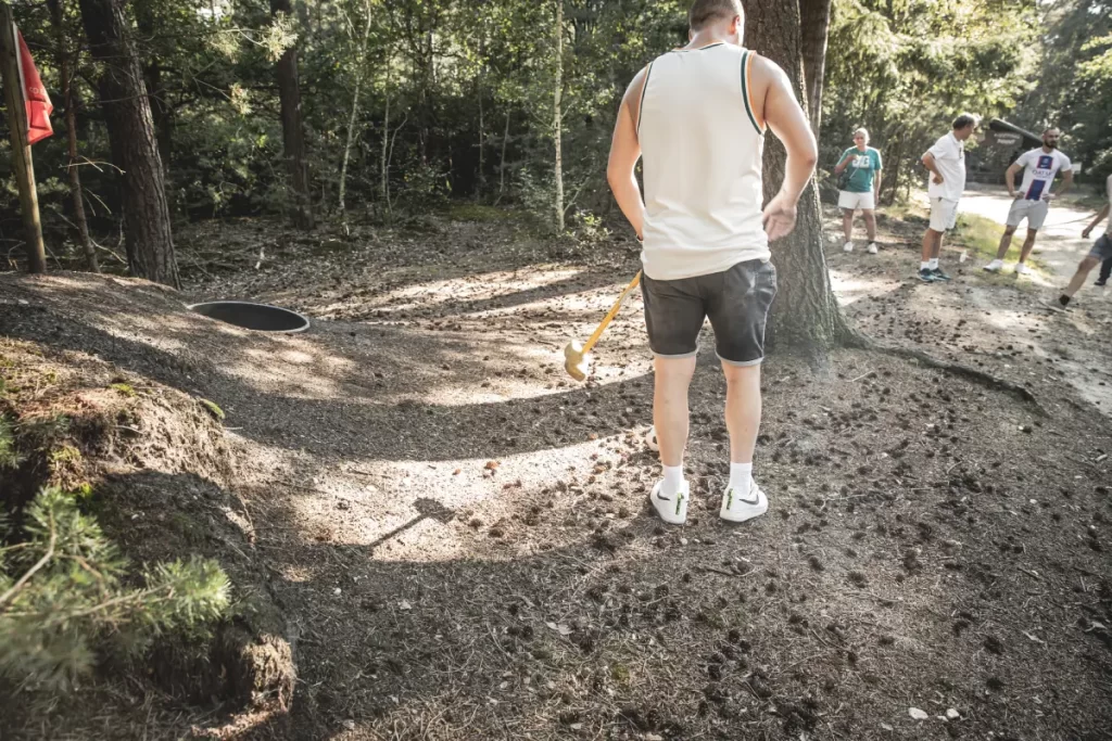 Golf in the woods (bosgolf) bij Outdoors Holten