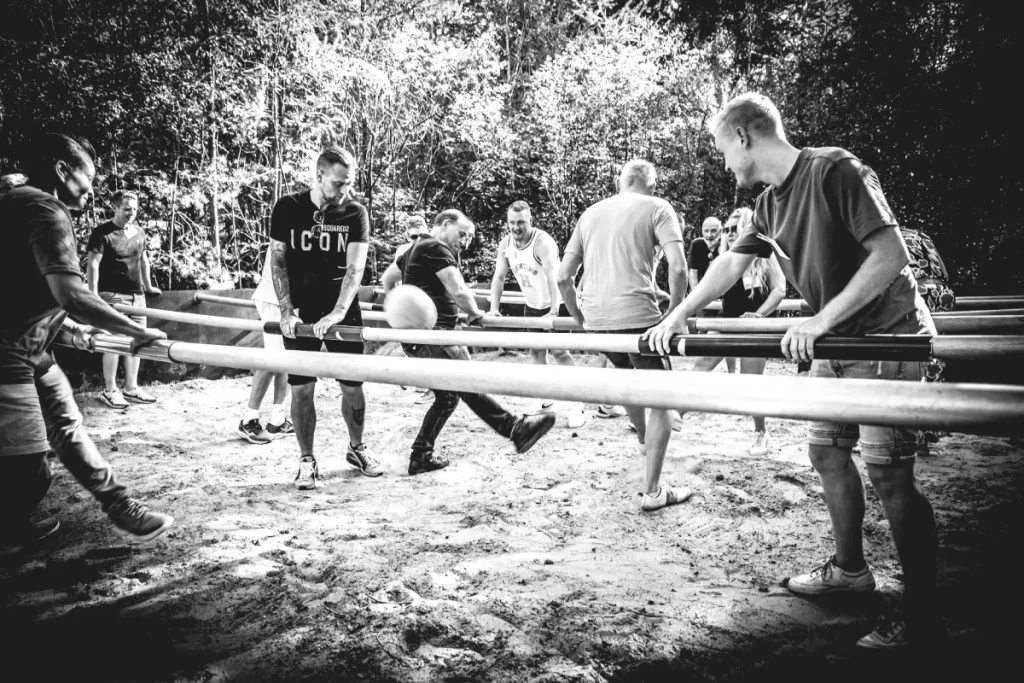 Levend tafelvoetbal spel bij Outdoors Holten