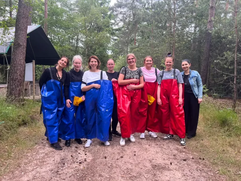 Waterbroeken race als outdoor activiteit in Twente - Overijssel