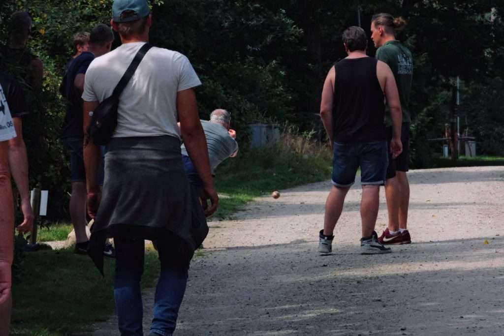 Klootschieten spelen als teamuitje