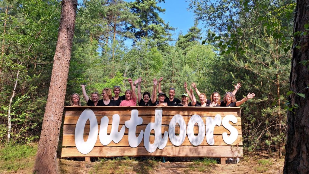 Groepsfoto arrangement voor outdoor activiteiten