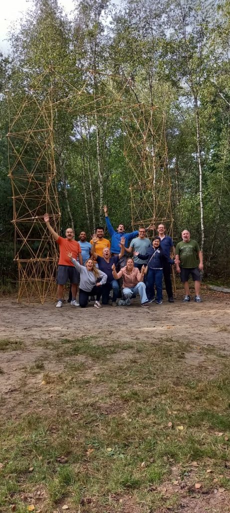 Bamboe bouwen (bamboestieken) als teambuilding