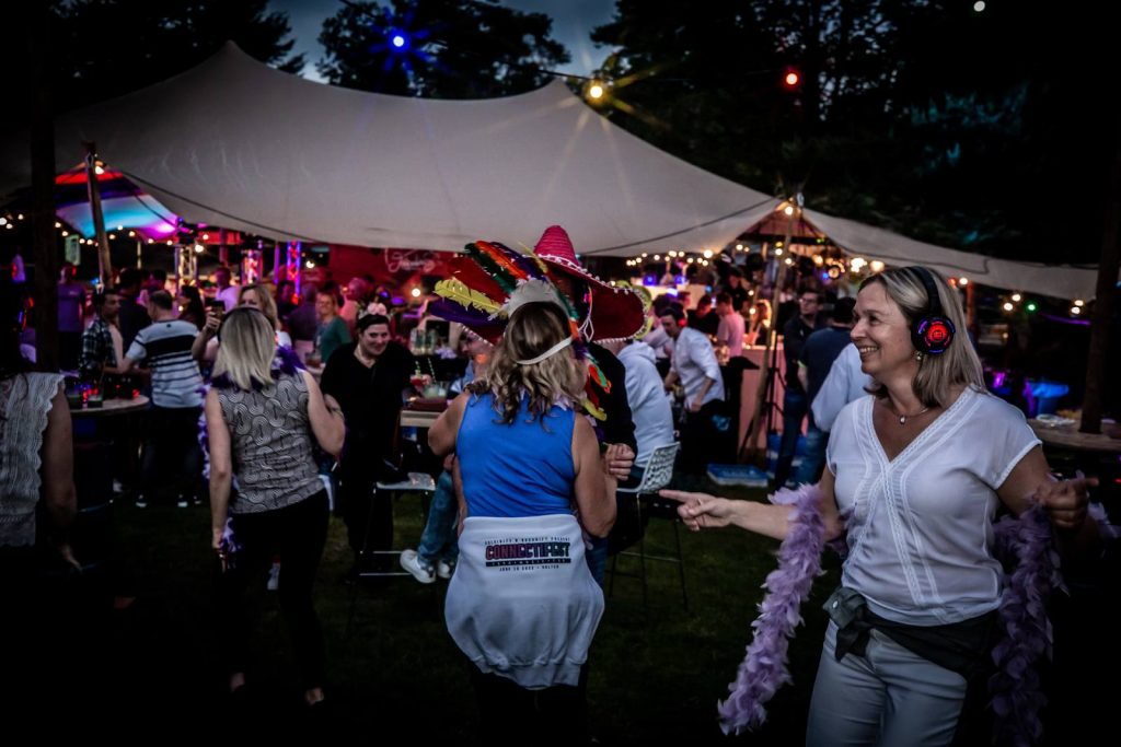 Bedrijfsfestival bij Outdoors Holten ter ere van 25 jarig jubileumfeest